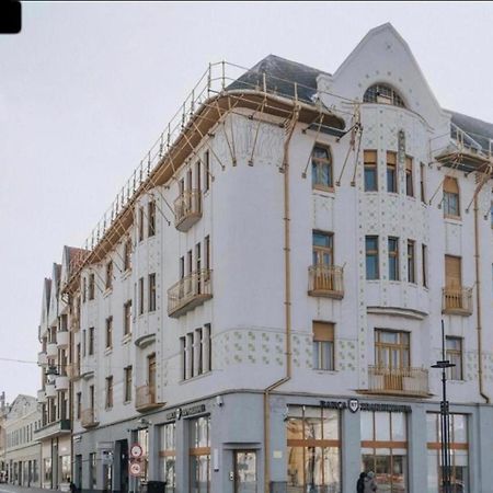 Aparte, Ultracentral Apartament In Moskovits Palace Oradea Dış mekan fotoğraf